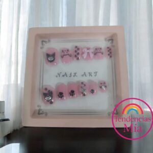 Uñas postizas Hello Kitty, Kuromi